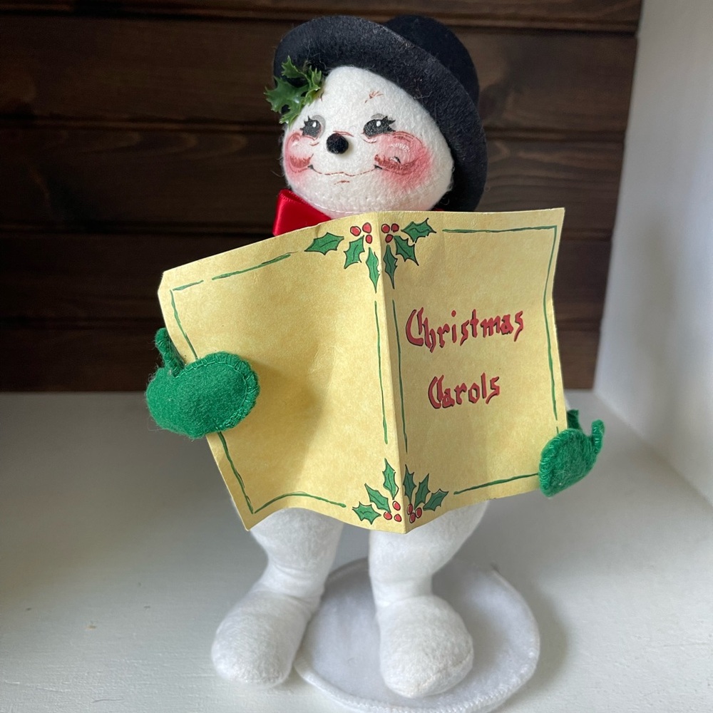 Annalee caroling snowman 9” collectible